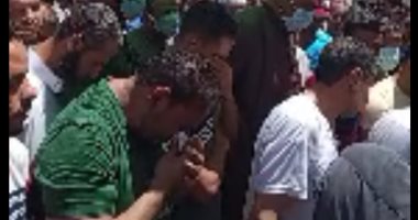 تشييع جثمان طفلة استدرجها سائق توك توك لسرقة قرطها الذهبى وألقى جثتها في ترعة ..لايف