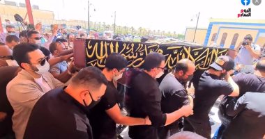 تليفزيون اليوم السابع يرصد لحظة انهيار دنيا وإيمى فى جنازة سمير غانم