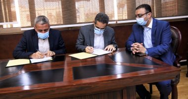 محافظ الغربية يوقع عقدى اتفاق لتوسعة مدخل المحلة وإنشاء كوبرى مشاة 