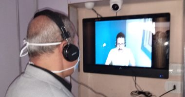 لأول مرة.. تفعيل شاشات للتواصل بين مرضى عزل كورونا وذويهم بمستشفى ميت غمر