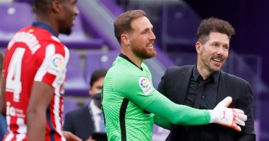 أوبلاك حارس أتلتيكو مدريد يحصد جائزة زامورا للمرة الخامسة