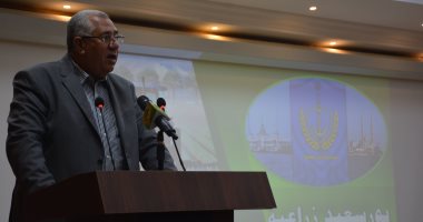محافظ بورسعيد يستعرض عددا من المشروعات أمام وزير الزراعة.. لايف وصور