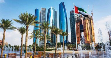 أبوظبى تعلن حزمة إجراءات احترازية جديدة للوافدين إليها للحد من متحورات كورونا