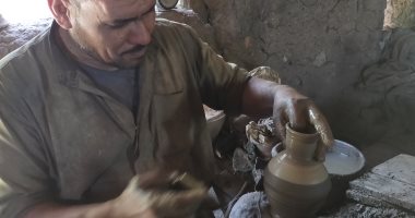 من الطين للإبداع.. مراحل صناعة القلل داخل أقدم ورش بالغربية.. لايف