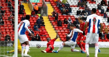 ليفربول يتقدم على كريستال بالاس بهدف ماني فى الشوط الأول.. فيديو