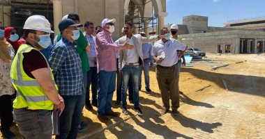نائب وزير الإسكان يشدد على سرعة الانتهاء من مشروعات العلمين الجديدة