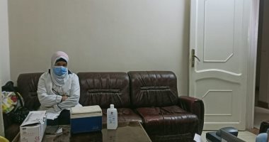 سيدات الصعيد فى مواجهة كورونا.. تطعيم رائدات "قومى المرأة" فى حملة طرق الأبواب.. لايف