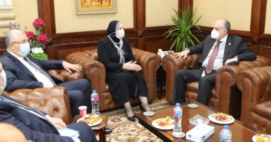 وزيرا الزراعة والصناعة يشهدان توقيع بروتوكول دعم المشروعات الصغيرة في الريف