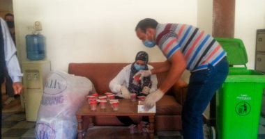 تحليل مخدرات مفاجئ للعاملين برئاسة حى غرب المنصورة.. صور