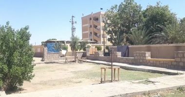"حياة كريمة" تصل قرى أسوان.. المبادرة تستهدف تطوير خدمتى مياه الشرب والصرف الصحى بعد سنوات من الإهمال.. الأهالى يوجهون الشكر للرئيس.. ويوفرون قطع أراض لإقامة محطة رفع ومعالجة بقرية العتمور.. صور