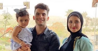 قصة صور.. إطلالات جديدة لـ عائلات نجوم الكرة 