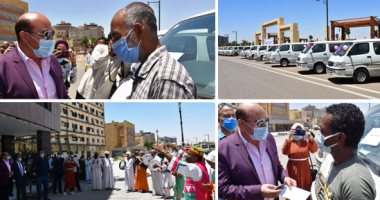 فرحة عارمة بعد تسليم 50 سيارة سرفيس جديدة بأسوان ..تدشين مشروع سيارات حديثة بمناطق خور عواضة.. المحافظ: هدفنا توفير حياة كريمة وآدمية لسكان المحافظة.. و945 ميكروباصا بخطوط المدينة كمرحلة أولى.. فيديو وصور