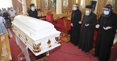 مطران سمالوط يترأس صلاة جناز الأنبا سلوانس بكنيسة القديس مارمرقس.. صور