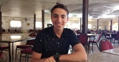 رومانى.. قبطى يبدع فى التواشيح الإسلامية والترانيم المسيحية.. فيديو