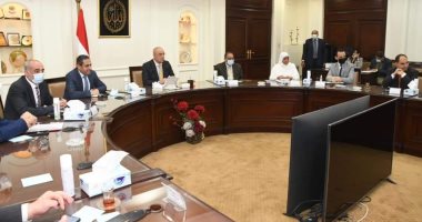 وزير الإسكان يلتقى نواب تنسيقية شباب الأحزاب لبحث عدد من القضايا الهامة.. صور