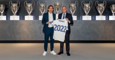 ريال مدريد يمدد التعاقد مع مودريتش حتى نهاية موسم 2022