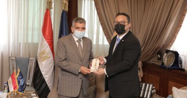 الفريق أسامة ربيع: قناة السويس تحملت مسئوليتها كاملة فى تعاملها مع أزمة جنوح السفينة البنمية .. قدمنا تسهيلات بتخفيض التعويض لـ550 مليون دولار تحصل الهيئة على 200 مليون دولار والباقى يسدد كخطابات ضمان..فيديو
