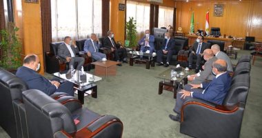 محافظ الإسماعيلية يستقبل سفير بيلاروسيا لبحث سبل التعاون.. صور 