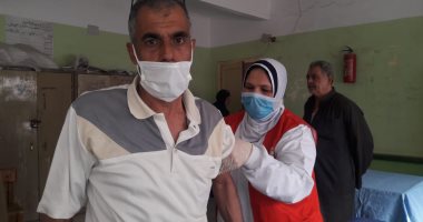تطعيم 330 من أبناء سنورس بلقاح فيروس "كورونا" فى الفيوم.. صور