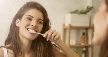 5 نصائح للعناية بأسنانك أثناء فيروس كورونا..منها نظف لسانك