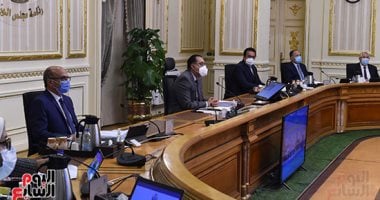 مصطفى مدبولى: الحكومة تُثمن وتُشيد بخطوات الرئيس السيسى من أجل تعزيز مكانة مصر ودورها إقليمياً ودولياً.. ويكلف ببذل أقصى الجهود والتنسيق الكامل فى المُبادرة الرئاسية "حياة كريمة" لتطوير القرى المصرية