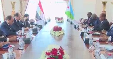 الرئيس السيسى فى مؤتمر صحفى مع نظيره الجيبوتى: بحثنا تطوير علاقات البلدين الثنائية على مختلف المستويات السياسية والاقتصادية والأمنية والعسكرية.. ومصر ترفض أى مسعى لفرض الأمر الواقع بقضية سد النهضة