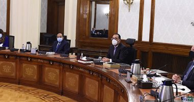 رئيس الوزراء يتابع مشروعات تطوير مدينة شرم الشيخ.. صور