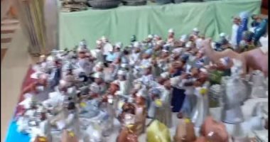 فخر الصناعة المصرية.. قرية جراجوس بقنا تشتهر بصناعة الخزف.. تعرض منتجاتها فى عروس البحر المتوسط وينتظرها الأهالى كل عام لجودة المنتجات.. وأشهر إنتاجها أوانى الطهى ومجسمات العائلة المقدسة.. فيديو 