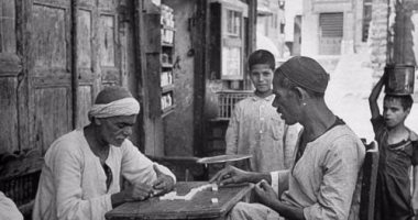 100 صورة عالمية ... "من يفوز فى لعبة الدومينو"