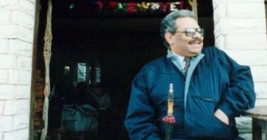 ابنة أسامة أنور عكاشة تحيى ذكرى وفاة والدها.. وتؤكد: أبناؤك فى كل مكان يفتقدون وجودك