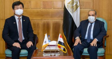 وزير الإنتاج الحربى يناقش مع وزير إدارة المشتريات الدفاعية بكوريا الجنوبية تعزيز التعاون المشترك