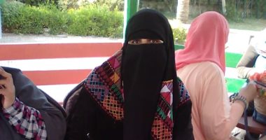 لم تستسلم ولم تيأس .."نيفين" سيناوية تحدت إعاقتها وظروفها الاجتماعية بمشروع "التطريز".. الأم تعول 3 فتيات وتشارك بإنتاجها فى المعارض وتدرب الفتيات على المهنة.. وتحلم بإنشاء مشغل لتعليم ذوى الهمم سر الصنعة.. صور