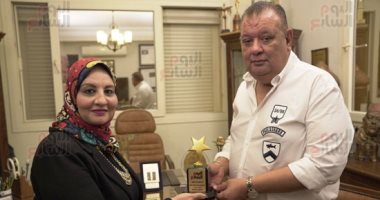 تكريم اسم الراحل حسن حسنى فى ذكرى وفاته.. وإهداؤه درع اليوم السابع "صور"