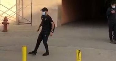 أفشة يصل مطار القاهرة مصابا بعد السوبر الأفريقى فيديو اليوم السابع