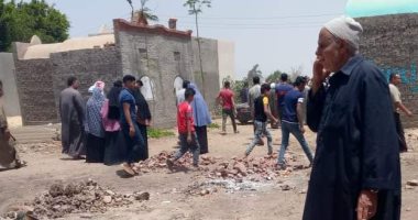 تشييع جنازة 4 أطفال لقوا حتفهم مختنقين داخل سيارة والد أحدهم بالشرقية