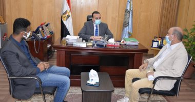 نائب محافظ الأقصر يلتقى وفدا من المرشدين السياحيين للاستعداد للموسم السياحى