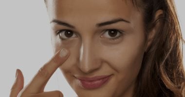 4 نصائح صحية لمنع الهالات السوداء.. تناول فيتامين أ والماء