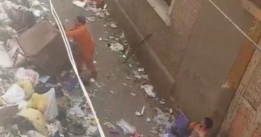 رئيس حي أول طنطا يستجيب لشكوى من تراكم القمامة في شارع الدكتور حسنى