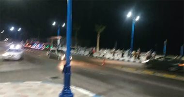 فيديو.. شاهد أجواء ليالي المصيف.. كورنيش مطروح شكل تاني بالليل