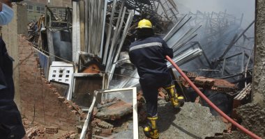 محافظ الجيزة يتفقد حريق مخزن إشغالات حى الهرم ويشكل لجنة لمعرفة الأسباب.. صور