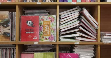 قارئة تشارك "صحافة المواطن" مبادرة لاستبدال الكتب القديمة بجديدة لحماية البيئة