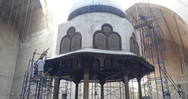 رئيس الآثار الإسلامية: إنهاء أعمال ترميم الرفرف الخشبى بالسلطان حسن غدا