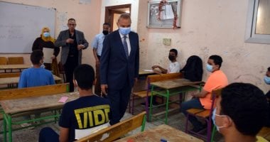 محافظ القليوبية يتفقد لجان امتحانات نهاية العام الدراسى للإعدادية.. صور وفيديو