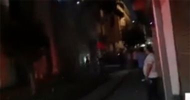 السيطرة على حريق بشارع صبرى أبو علم فى وسط البلد دون إصابات.. فيديو