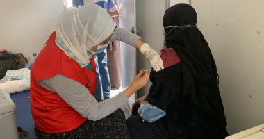 حملة لتطعيم أصحاب المعاشات بلقاح كورونا أمام مكتب بريد الغردقة.. فيديو وصور