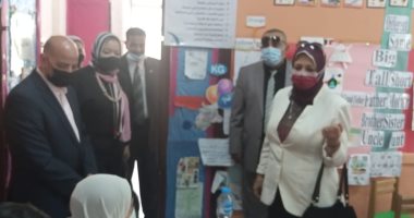 رئيس قطاع التعليم العام تطمئن على سير امتحانات الشهادة الإعدادية