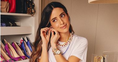 اكسسوارات صيف 2021.. أفكار لارتداء الأقراط الدائرية فى كل المناسبات