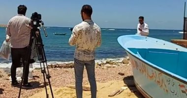 مهنة الصيد ليست حكرا على الرجال فقط.. الست خضرة صيادة ماهرة وتصنع غزل الشباك لزوجها