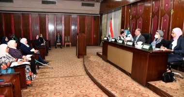 تقرير برلمانى يطالب بتحويل الدعم النقدى إلى إنتاجي للفئات القادرة على العمل.."تضامن النواب"توصى بترشيد الإنفاق وترتيب أولويات صرف المنح والمزايا الاجتماعية.. تنقية قاعدة بيانات المواطنين لتحديد مستحقى المساعدات