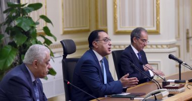 الحكومة تطمئن أولياء أمور الثانوية العامة.. رئيس الوزراء: الرئيس السيسى وجه بالمزج بين المنظومة الرقمية والورقية.. والامتحانات هذا العام تعتمد على الفهم.. والتصحيح سيكون الكترونيا لضمان عدم تدخل العنصر البشرى